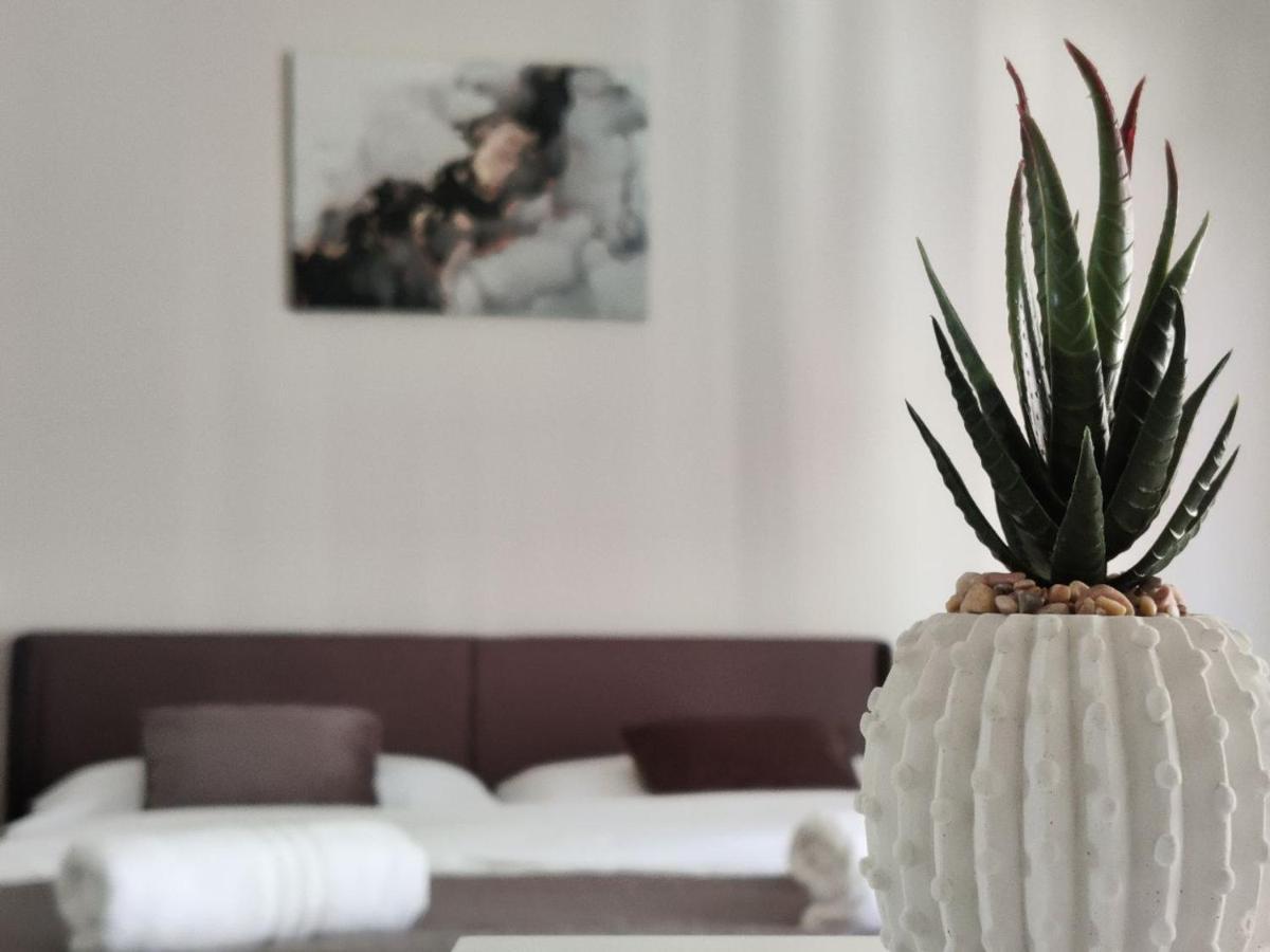 Elpida Apartment เรจโจ ดี คาลาเบีย ภายนอก รูปภาพ